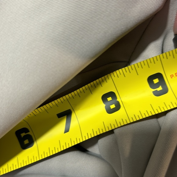 Peter Millar EUC wicking dress shorts in size 38. - Picture 6 of 6